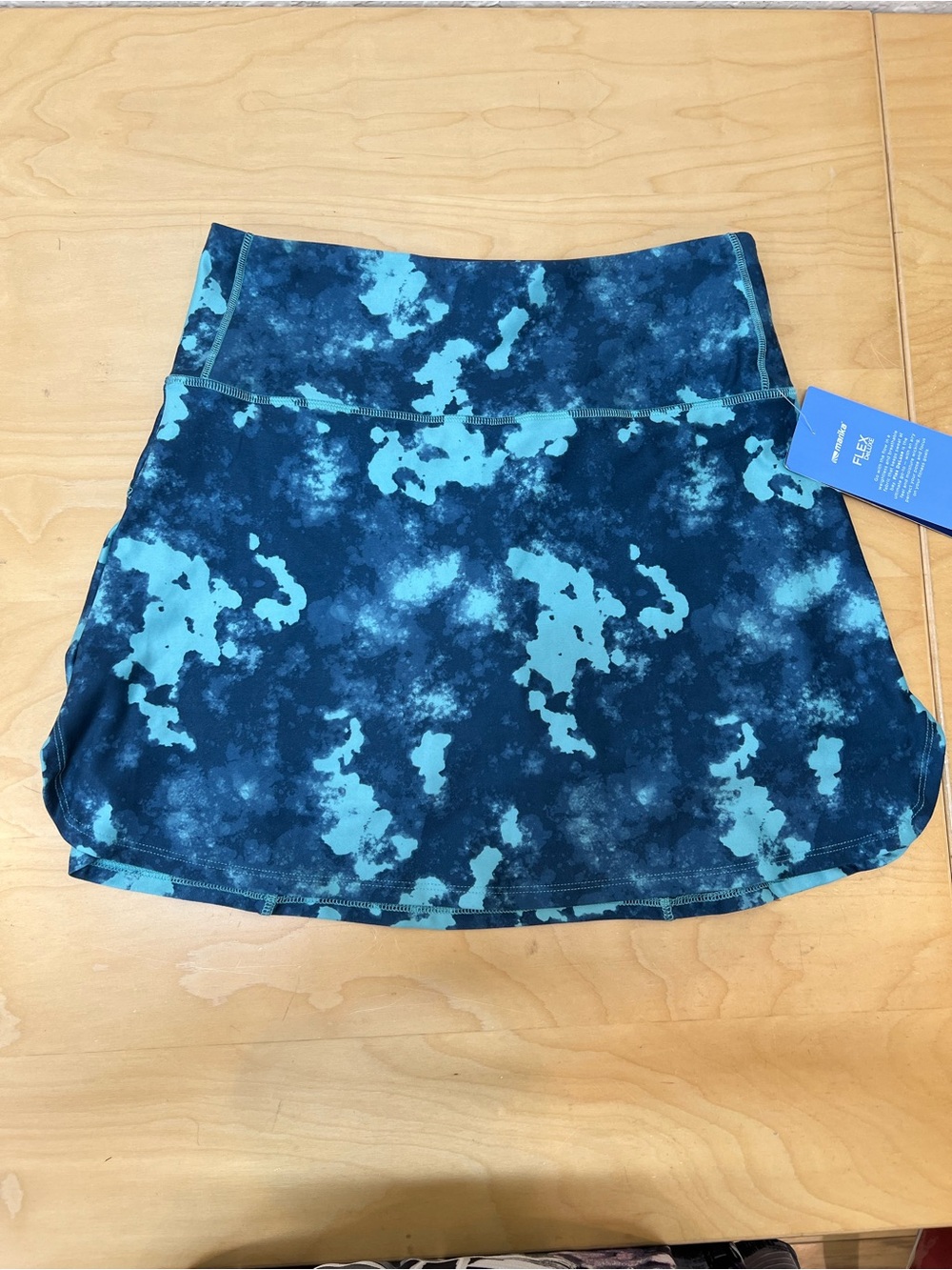 Marika flex deluxe Teal & Navy Patterned Skort size L